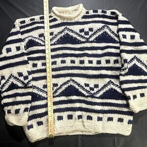 Vintage Ecuador 100% Wool Sweater XL Chunky Geometric Cream Navy Hand Knit